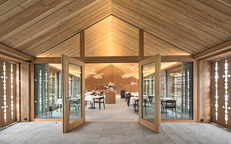 Restaurantbereich des Gourmetrestaurants vom Hotel Post Andeer