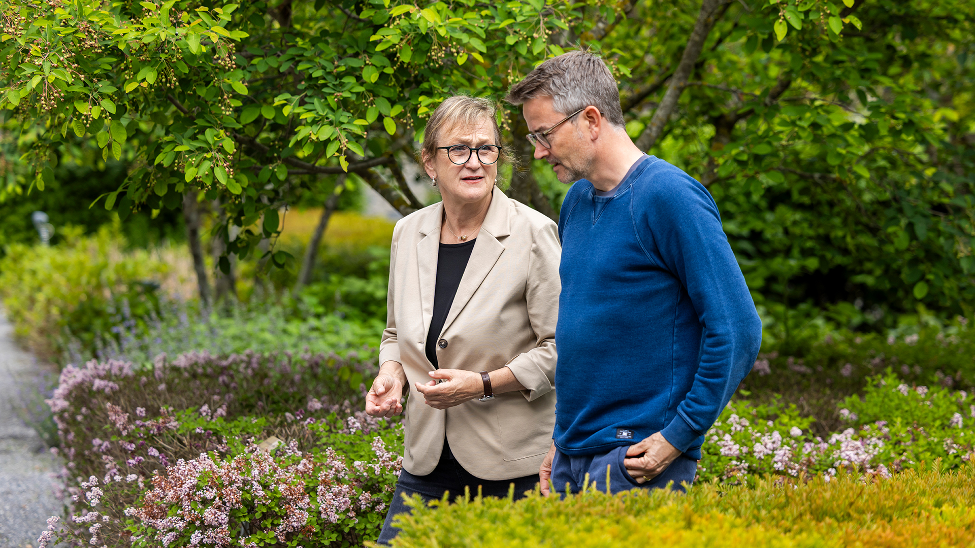 Therapiegespräch im Garten der MENTALVA