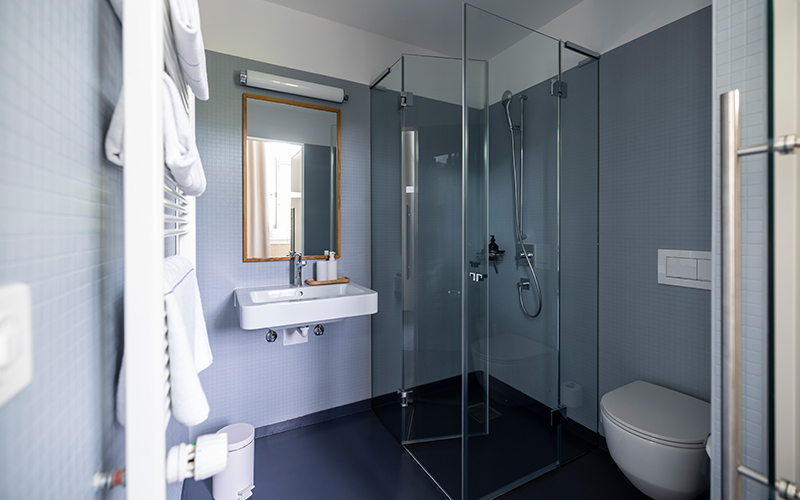 Badezimmer im Halbprivatzimmer der Privatklinik Mentalva
